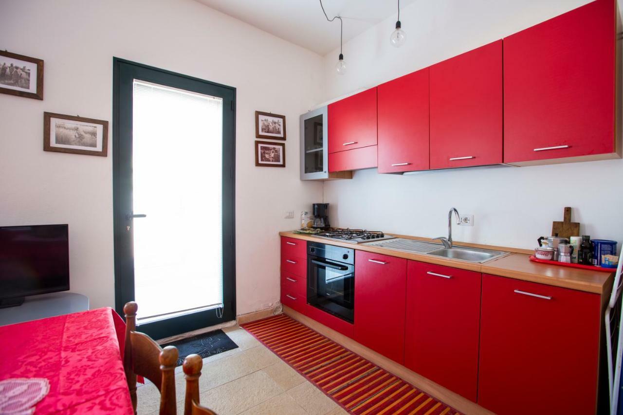 Apartament Red Flat Bari Sardo Zewnętrze zdjęcie