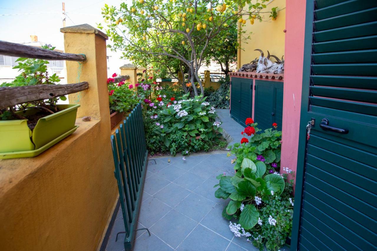 Apartament Red Flat Bari Sardo Zewnętrze zdjęcie